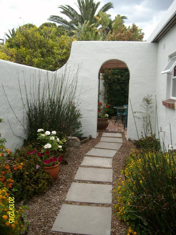 Be My Guest Lodge Bloubergstrand Exterior foto